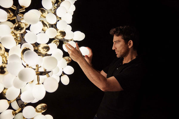 Valiant Chandelier, Vertical