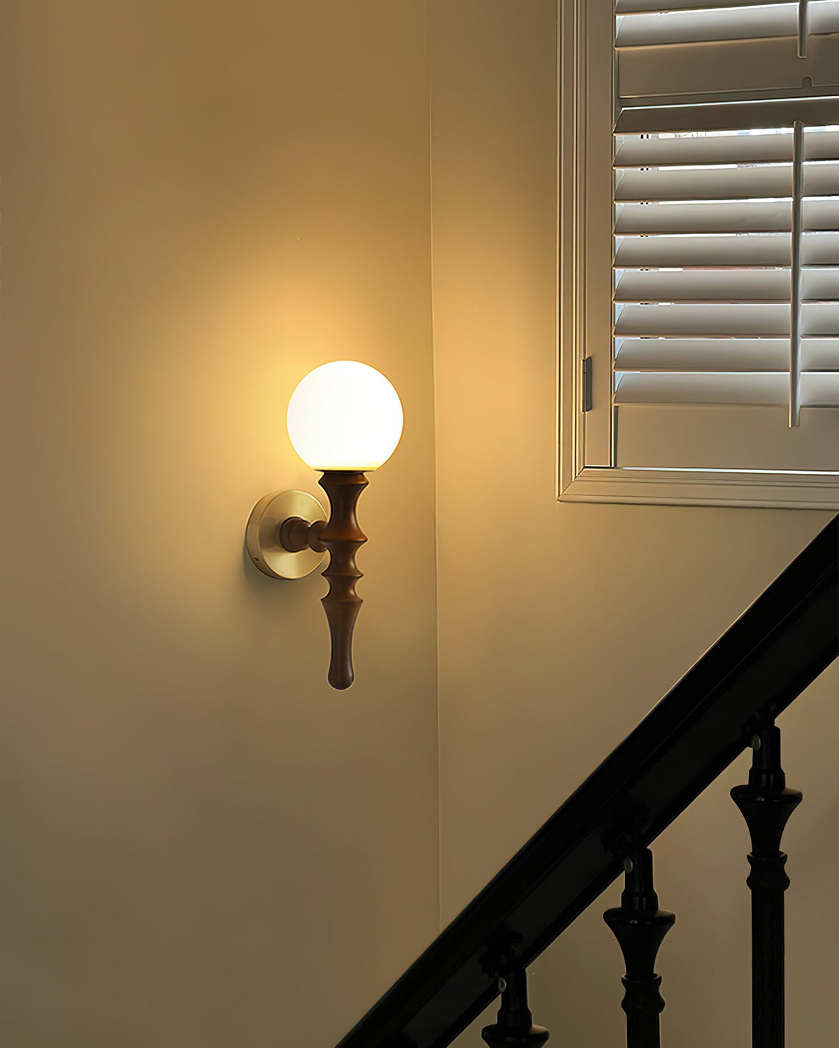 Ciriraria Wall Lamp