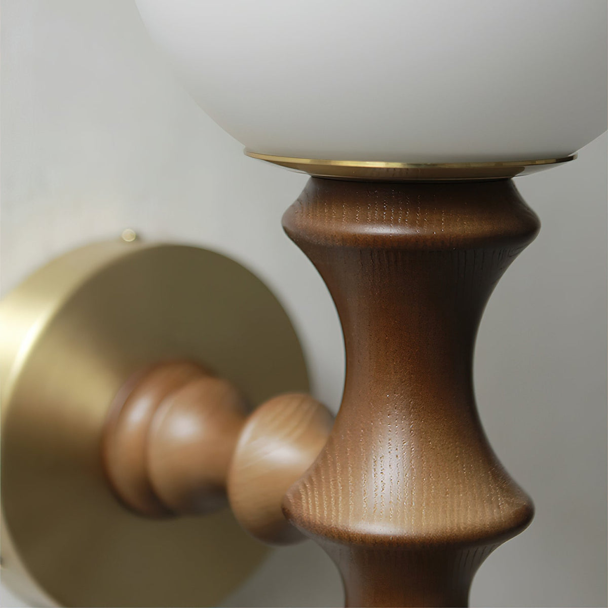 Ciriraria Wall Lamp
