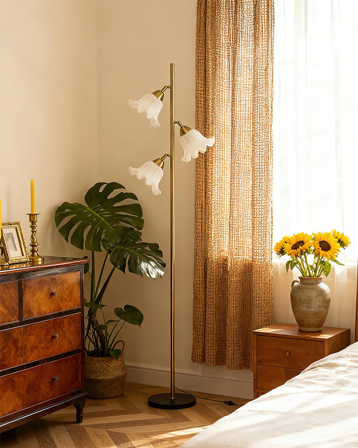 Calisielle Floor Lamp