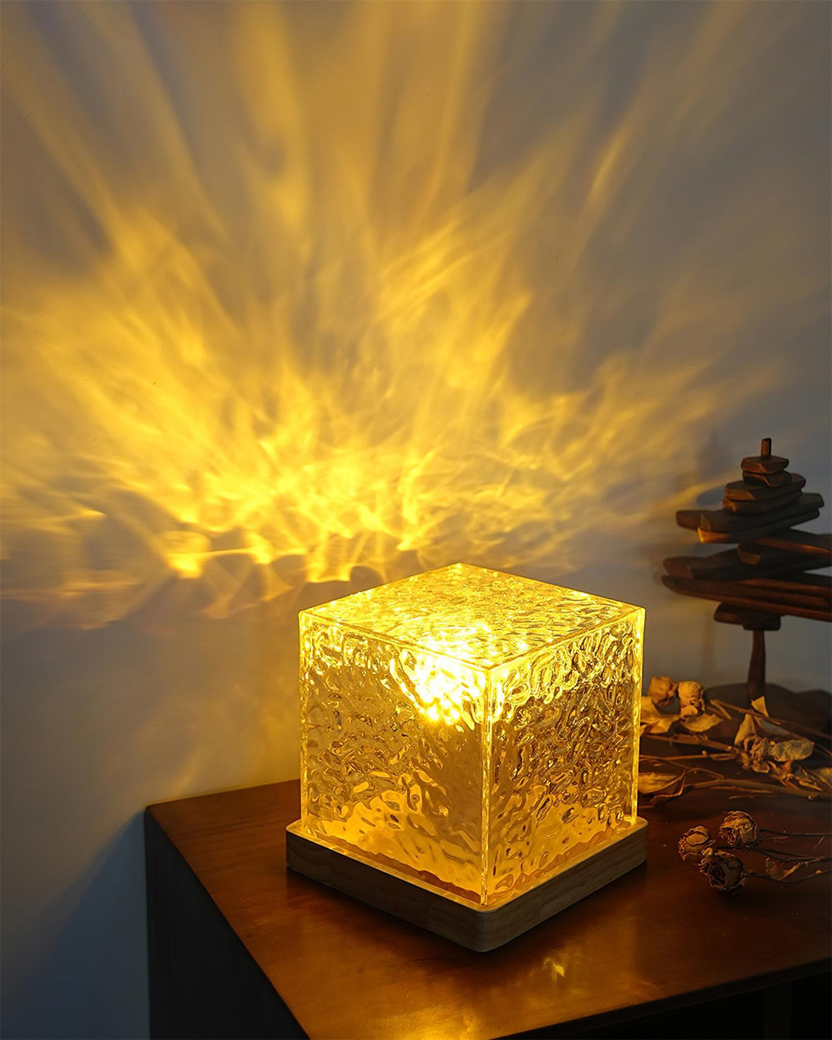 Elaeriella Table Lamp