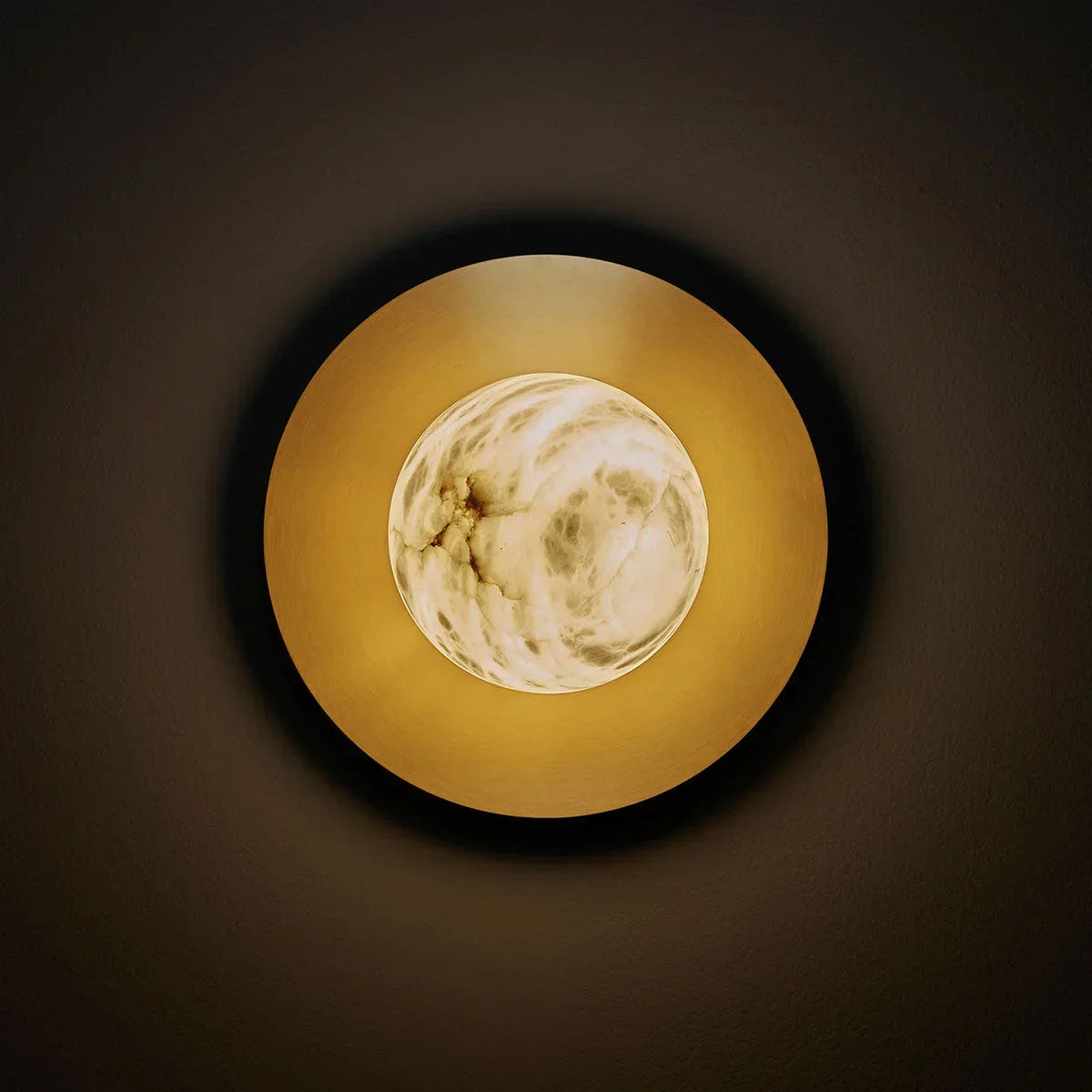 Alabaster Globe & Brass Disc Wall Sconce | CLHHA095