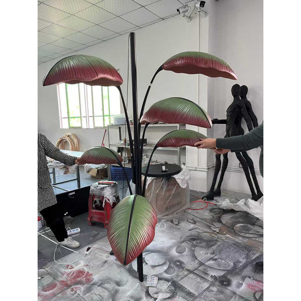 Rauduvyu Leaf Black Chandelier