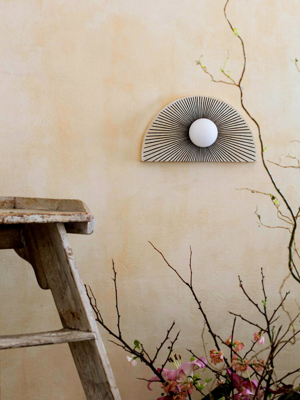 Nytheos Resin Glass Wall Lamp