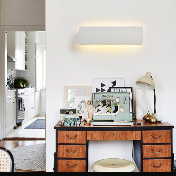 Arisha LED Metal Indoor Wall Lamp Rotatable, White