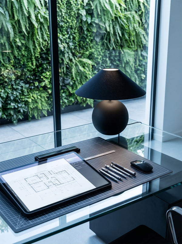 Obsidian Sphere Table Lamp