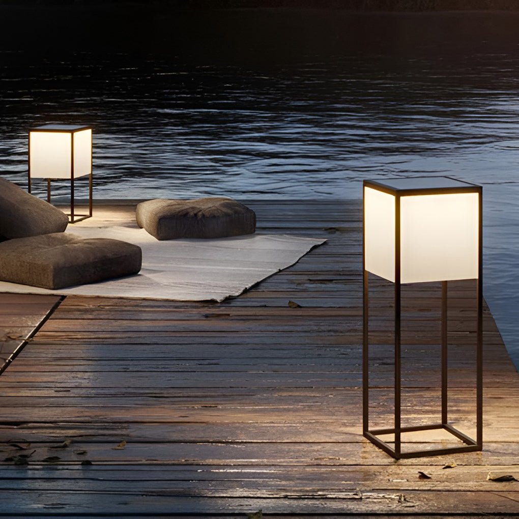 Orinoriella Square Lampshade Robust Steel Outdoor Post Light