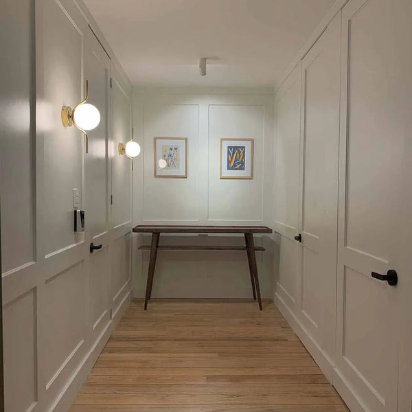 Levita Wall Lamp